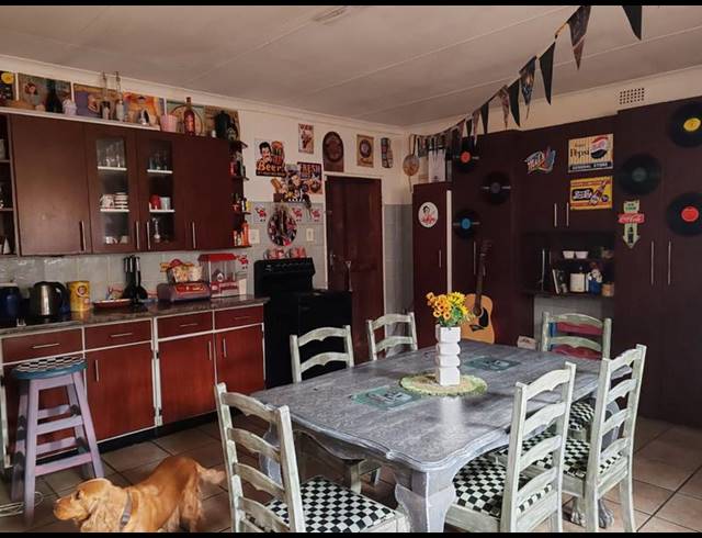 4 BEDROOM HOUSE FOR SALE IN PRETORIA GARDENS